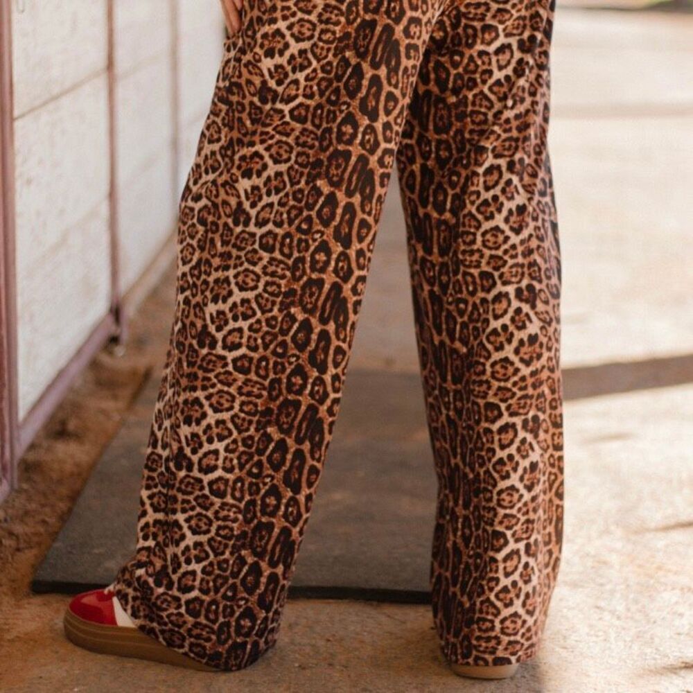 Wild Comfort: Western Leopard Print Wide-Leg Pants New - Picture 5 of 9